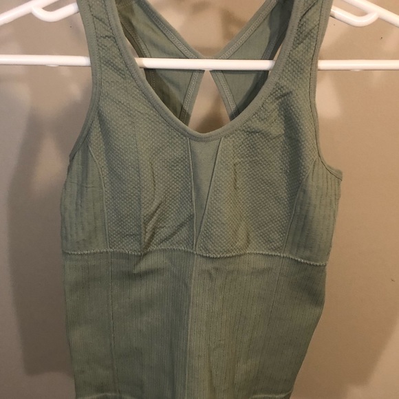 Green Workout Top - Picture 2 of 3